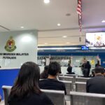 Passport beritasemasa ukuran bersaiz 50mm bayang berlatar 35mm belakang kepingan